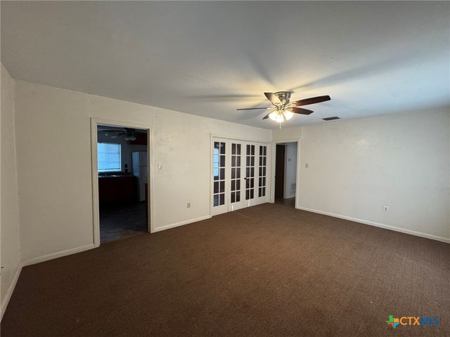 429 Moore ST, Seguin, TX 78155