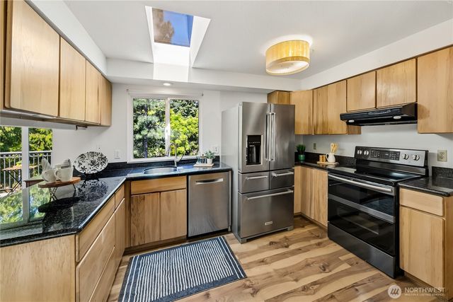 10320 NE 123rd Place, Kirkland, WA 98034