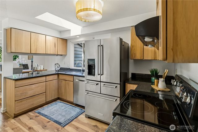 10320 NE 123rd Place, Kirkland, WA 98034