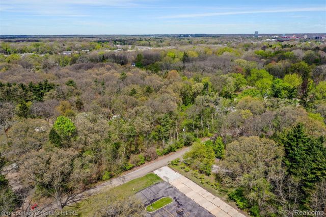 .5 of Lot 12 Hunters Lane, Southfield, MI 48033