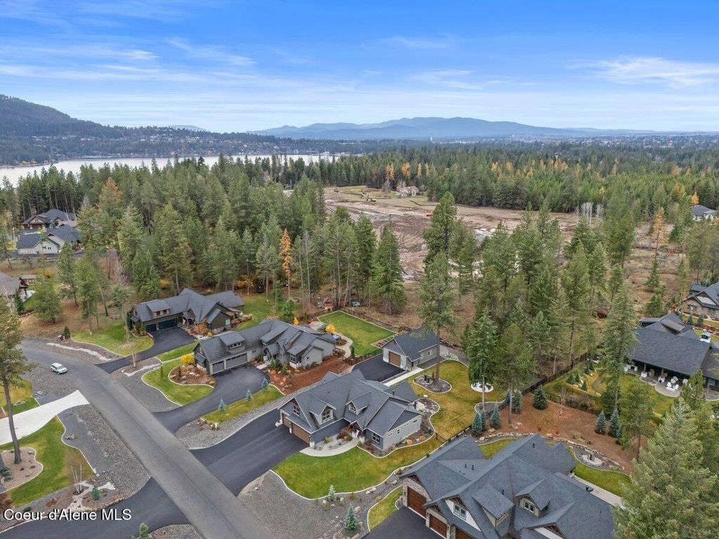 11633 N SPIRAEA LN, Hayden, ID 83835 photo 2