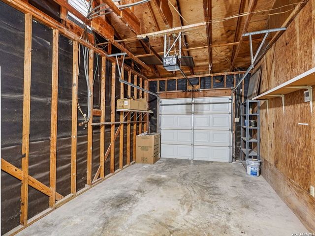 850 Riviera, Canyon Lake, TX 78133