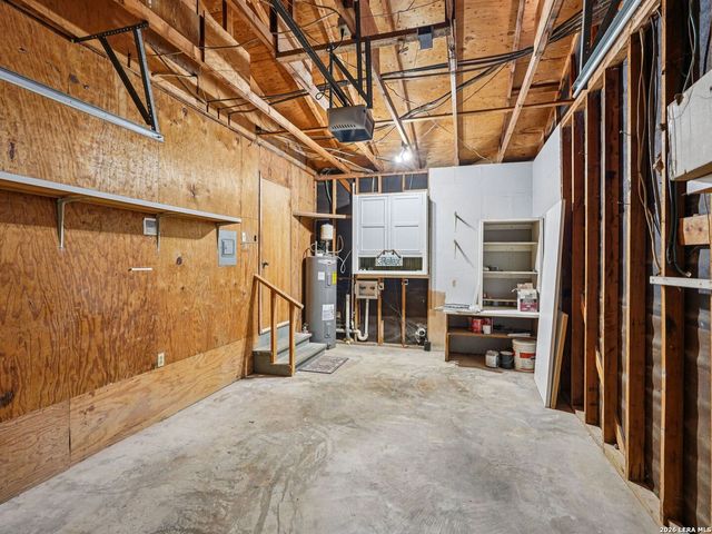 850 Riviera, Canyon Lake, TX 78133