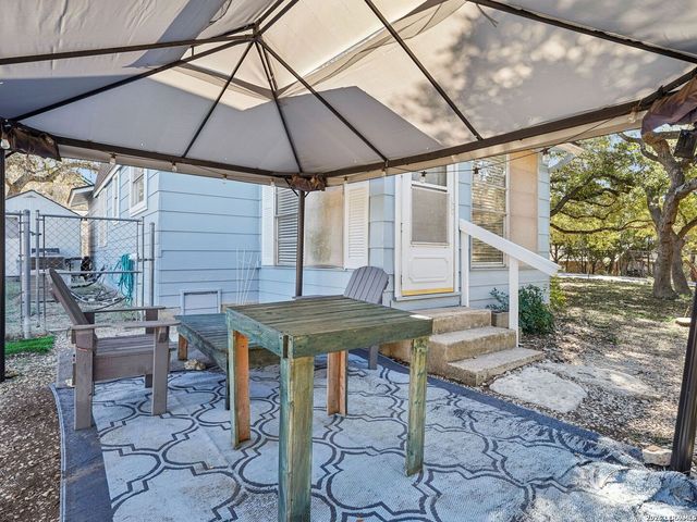 850 Riviera, Canyon Lake, TX 78133