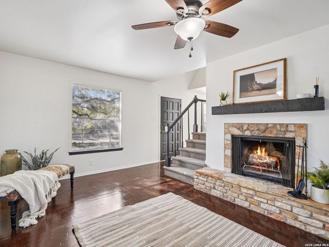 850 Riviera, Canyon Lake, TX 78133