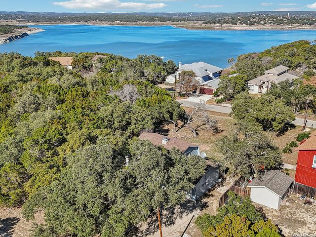 850 Riviera, Canyon Lake, TX 78133