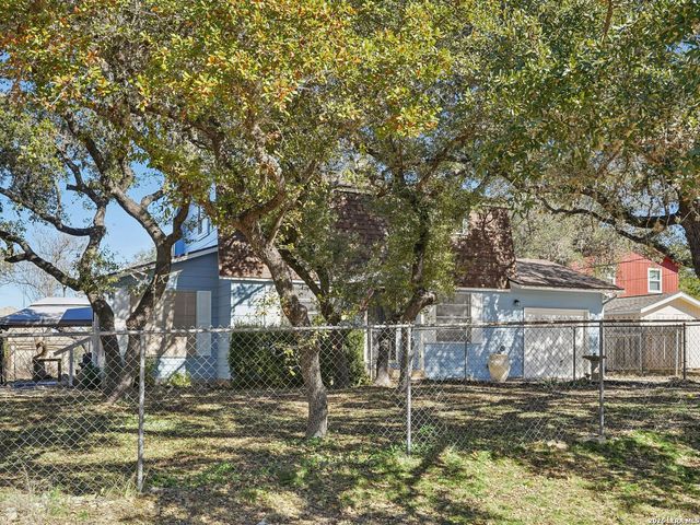 850 Riviera, Canyon Lake, TX 78133