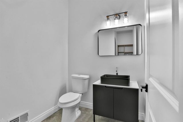 22064 Chaucer Court, Macomb, MI 48044