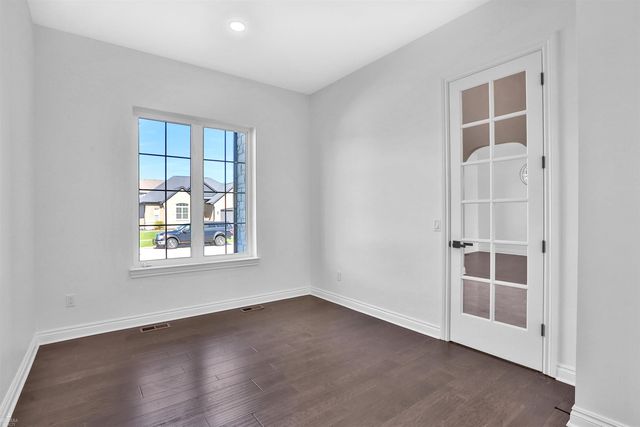 22064 Chaucer Court, Macomb, MI 48044