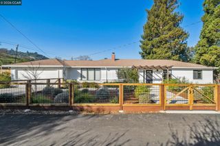 3268 Park Ln, Lafayette, CA 94549
