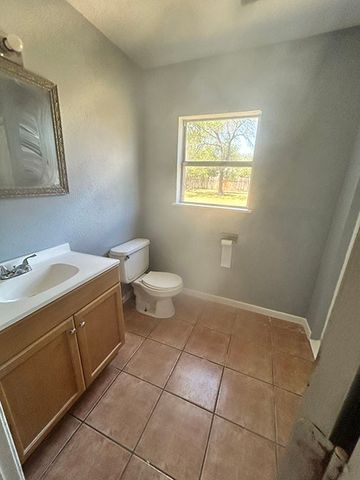 1118 E Huisache Ave, Kingsville, TX 78363