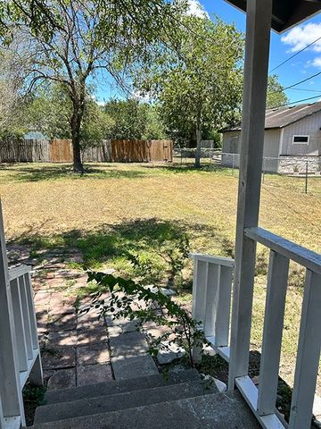 1118 E Huisache Ave, Kingsville, TX 78363