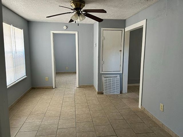 1118 E Huisache Ave, Kingsville, TX 78363