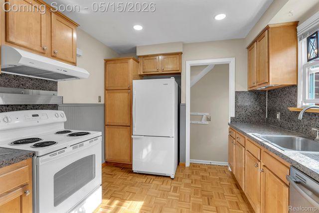 1150 N DENWOOD Street, Dearborn, MI 48128