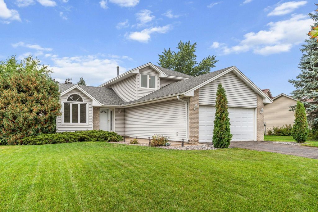 13080 Marigold Street NW, Coon Rapids, MN 55448