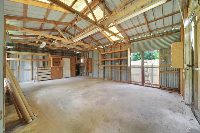 14685 Lynnwood Drive, Splendora, TX 77372