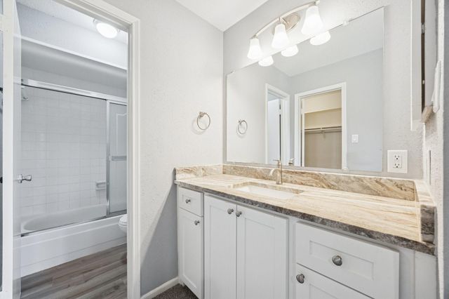 5005 Georgi Lane 49, Houston, TX 77092