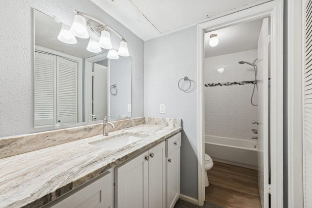 5005 Georgi Lane 49, Houston, TX 77092