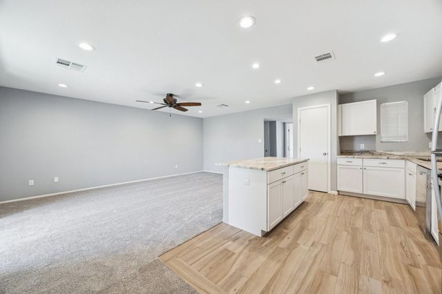 5005 Georgi Lane 49, Houston, TX 77092