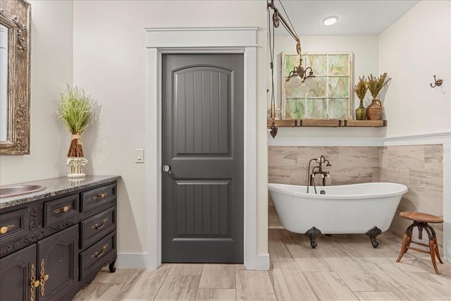 2600 ROBIE AVE, Mount Dora, FL 32757