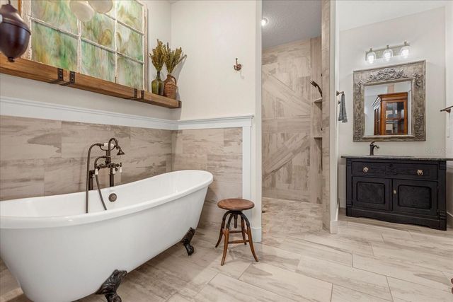 2600 ROBIE AVE, Mount Dora, FL 32757