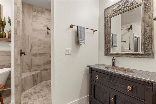 2600 ROBIE AVE, Mount Dora, FL 32757