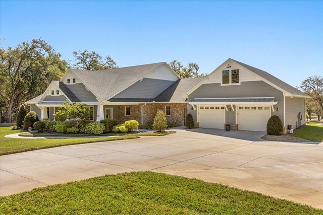 2600 ROBIE AVE, Mount Dora, FL 32757