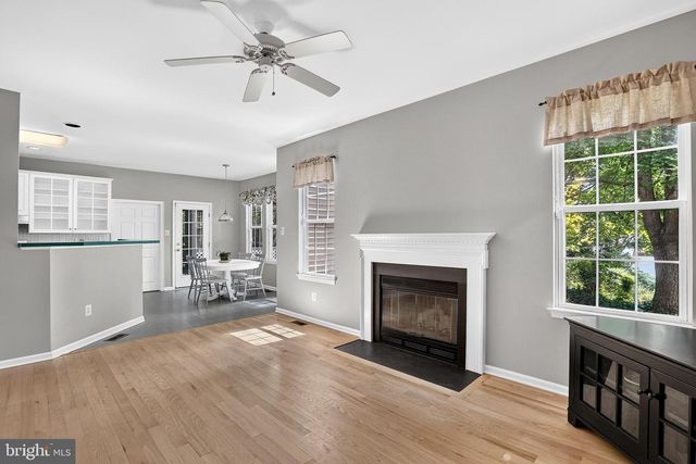42 STONEHEDGE DR, Hightstown, NJ 08520