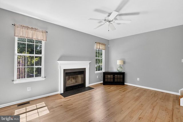 42 STONEHEDGE DR, Hightstown, NJ 08520