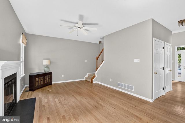 42 STONEHEDGE DR, Hightstown, NJ 08520