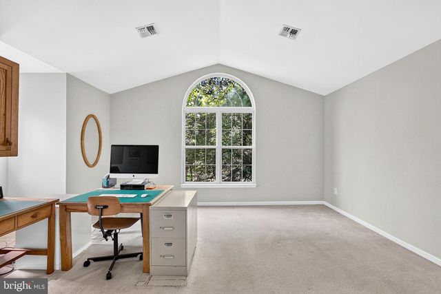 42 STONEHEDGE DR, Hightstown, NJ 08520