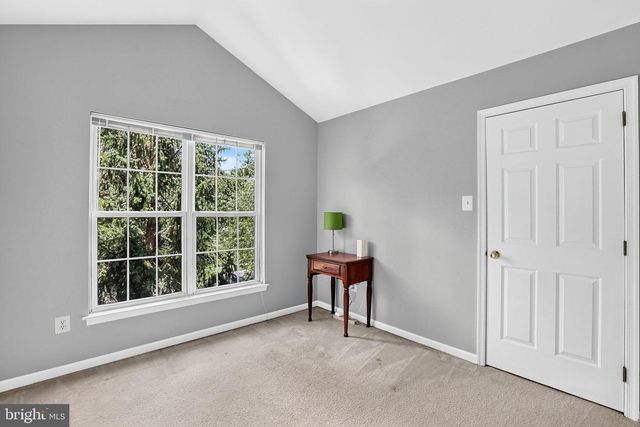 42 STONEHEDGE DR, Hightstown, NJ 08520