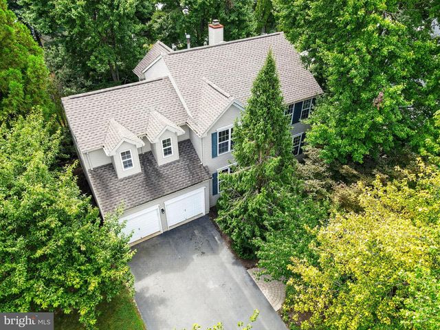 42 STONEHEDGE DR, Hightstown, NJ 08520