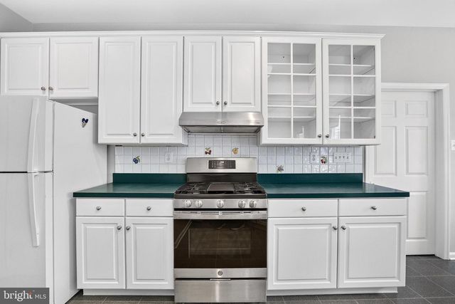 42 STONEHEDGE DR, Hightstown, NJ 08520