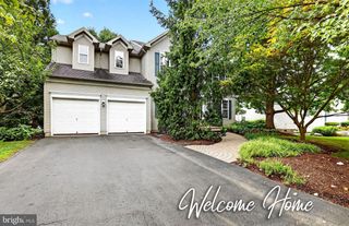 42 STONEHEDGE DR, Hightstown, NJ 08520