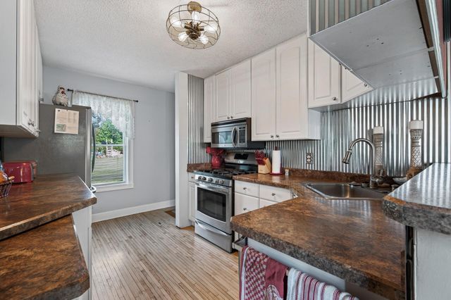 9711 Ireland Avenue NW, Annandale, MN 55302
