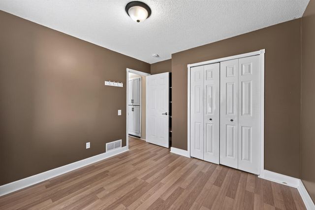 9711 Ireland Avenue NW, Annandale, MN 55302