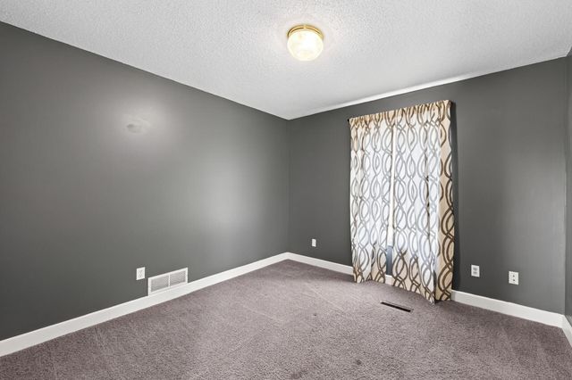 9711 Ireland Avenue NW, Annandale, MN 55302