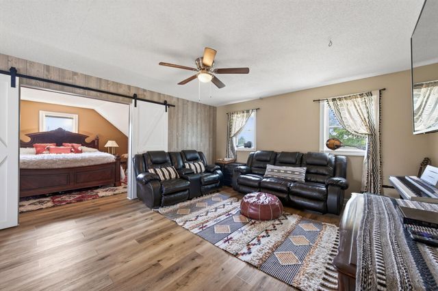 9711 Ireland Avenue NW, Annandale, MN 55302