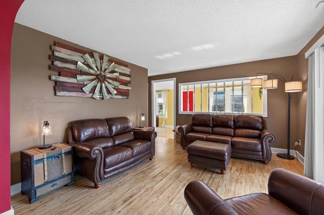 9711 Ireland Avenue NW, Annandale, MN 55302