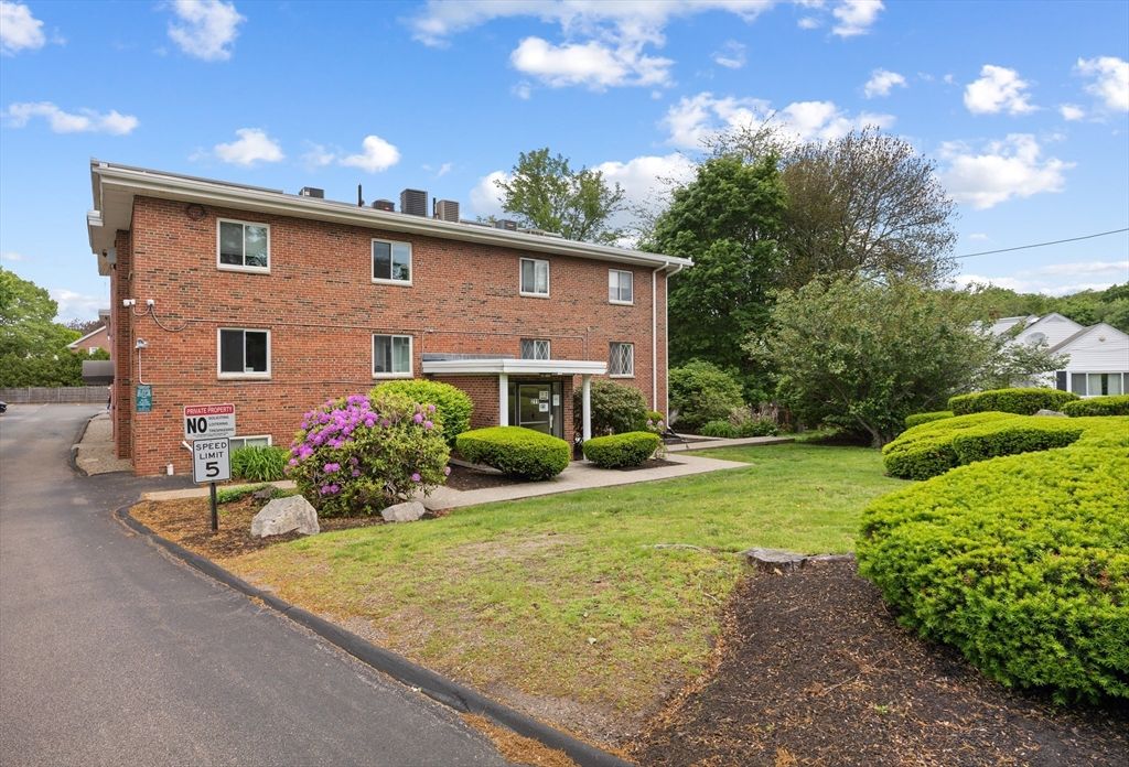 211 West St. 12B, Quincy, MA 02169