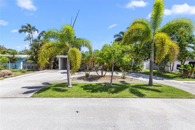 809 SE 14th Drive, Deerfield Beach, FL 33441