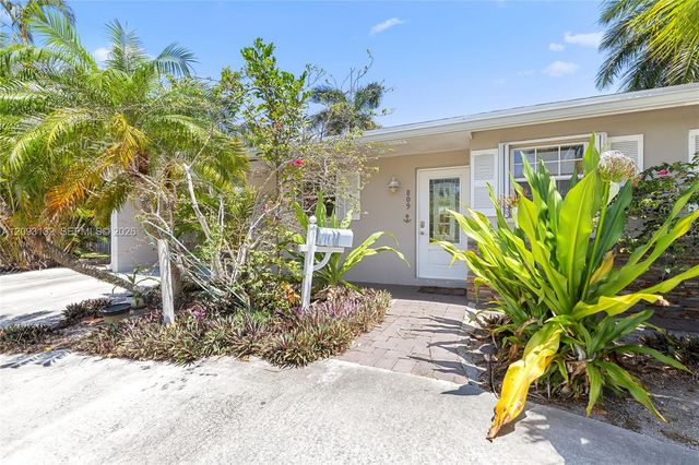 809 SE 14th Drive, Deerfield Beach, FL 33441