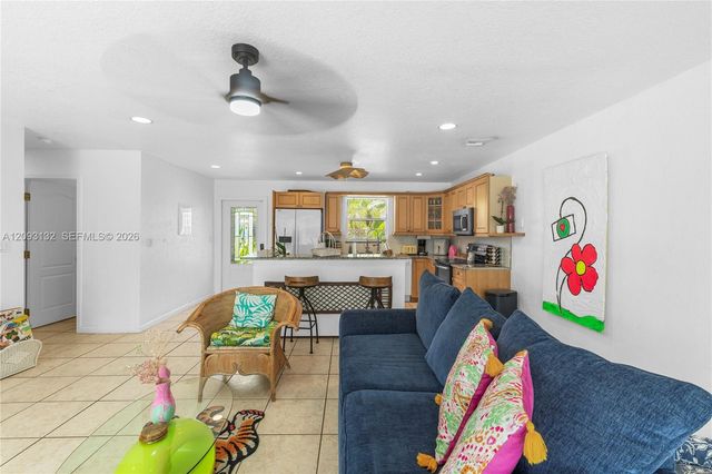 809 SE 14th Drive, Deerfield Beach, FL 33441