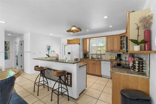 809 SE 14th Drive, Deerfield Beach, FL 33441