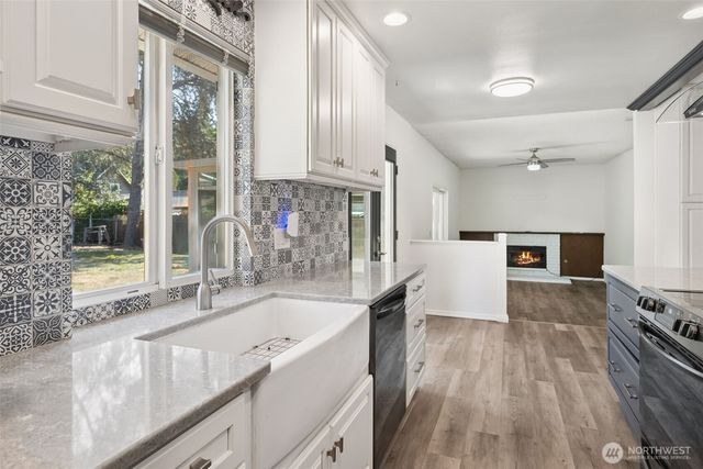 26230 13th Place S, Des Moines, WA 98198