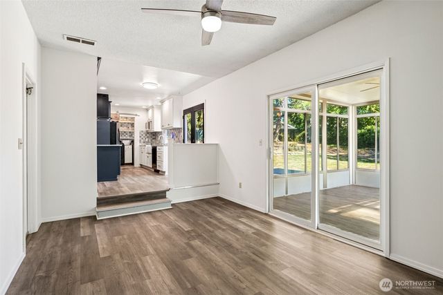 26230 13th Place S, Des Moines, WA 98198