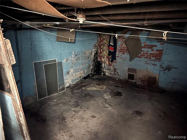 1452 W Euclid Street, Detroit, MI 48206