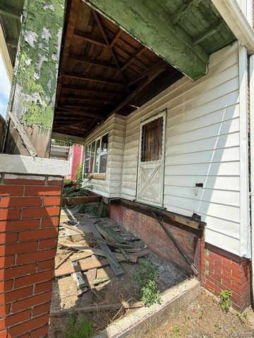 1452 W Euclid Street, Detroit, MI 48206