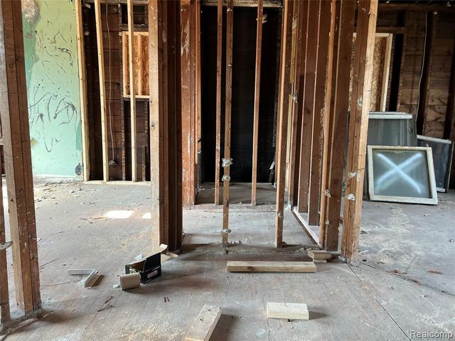 1452 W Euclid Street, Detroit, MI 48206